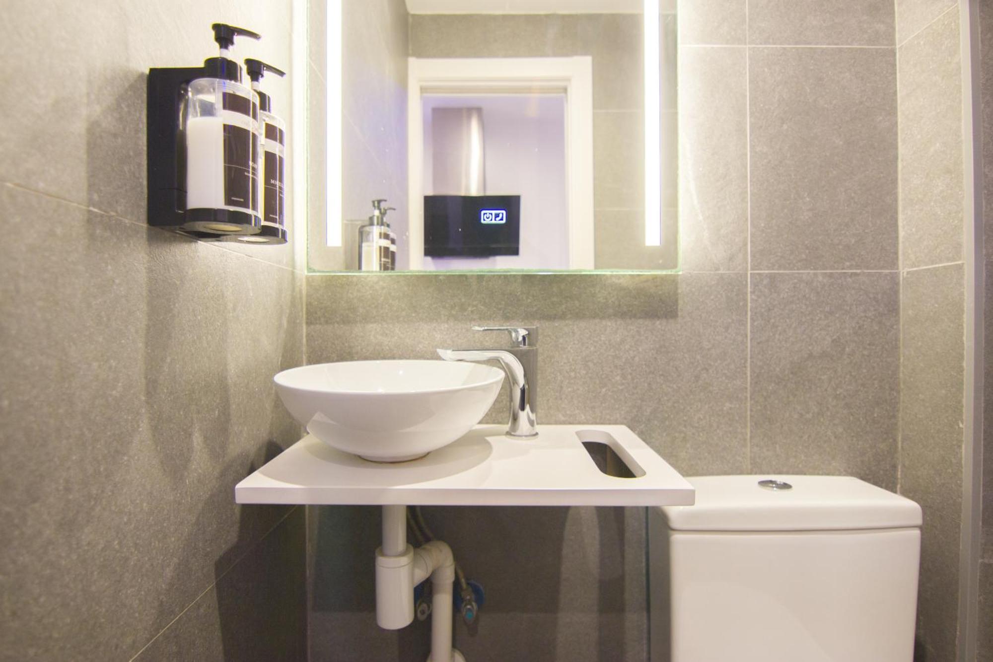 Rentalsevilla Looks Pretty And Modern Bagian luar foto